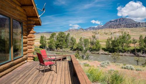 Suite with Mountain View
