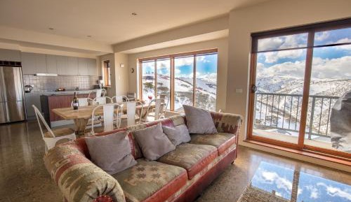 Two-Bedroom Apartment with Mountain View