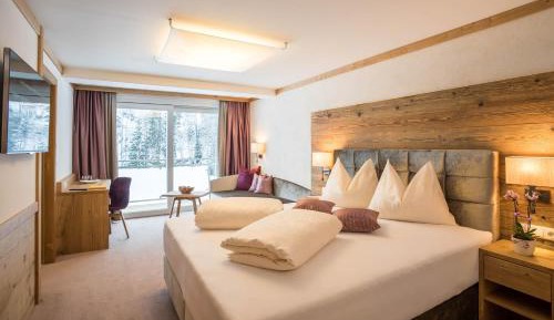 Queen Room with Balcony