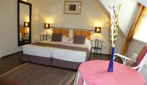 Large Double or Twin Room