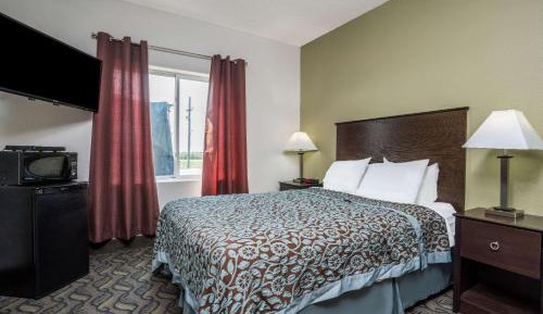 King Suite - Non-Smoking