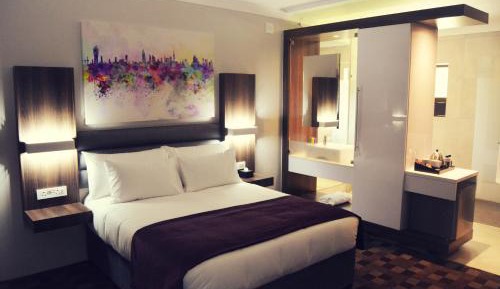 Standard Queen Room
