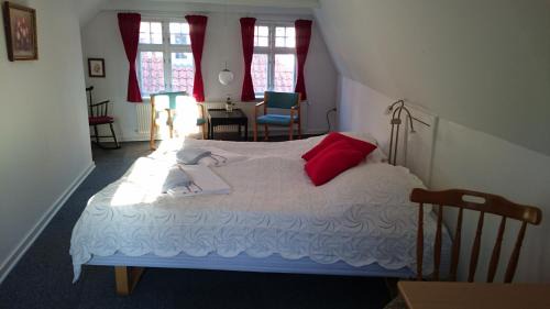 Deluxe Double Room with Shower