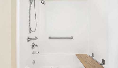 Queen Room - Disability Access/Non-Smoking