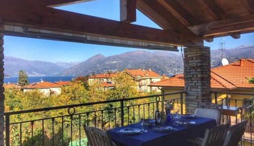 Apartment with Lake View