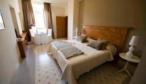 Classic Double or Twin Room with Spa Bath 