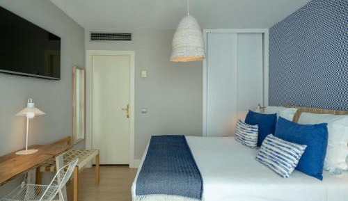 Room with Extra Bed