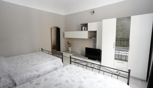 Quadruple Room with Private Bathroom