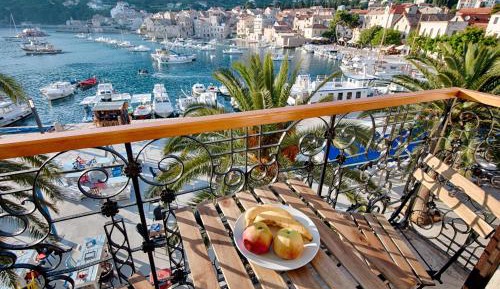 Double Room with Balcony and Sea View
