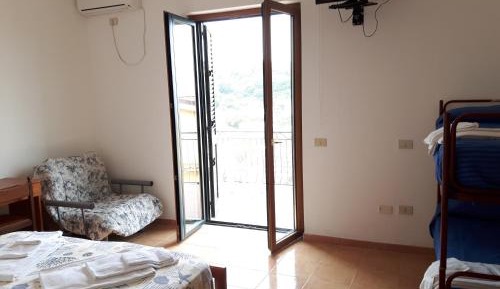 Quadruple Room with Terrace