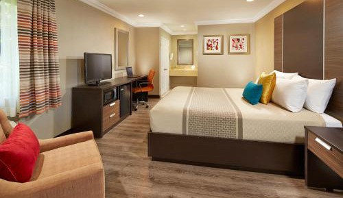 Deluxe King Room