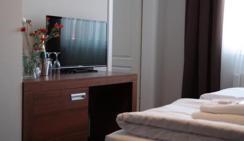 Classic Quadruple Room (2 Adults + 2 Children)