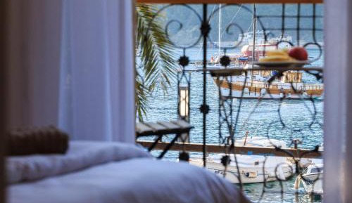 Double Room with Balcony and Sea View