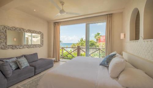 King Suite with Ocean Partial View