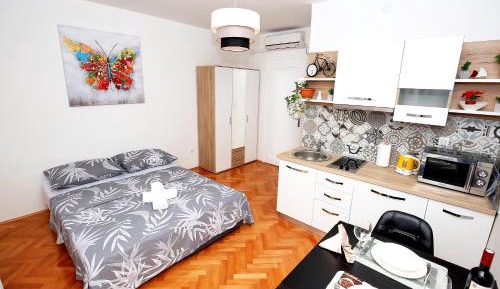 Studio Apartment with Sea View
