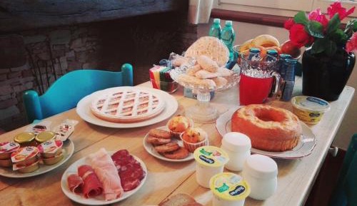 Deluxe Room (2 Adults + 1 Child)