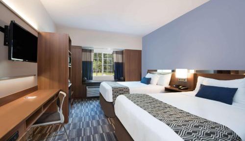 Queen Room with Two Queen Beds - Non-Smoking