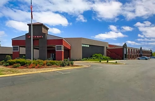 Kearney Hotel | Ramada by Wyndham Kearney