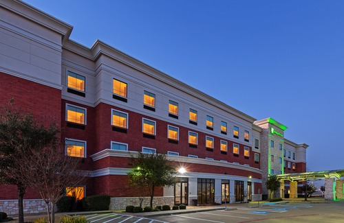 McKinney Hotel | Holiday Inn & Suites McKinney - N Allen, an Ihg Hotel