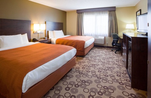 Blue Earth Hotel | AmericInn by Wyndham Blue Earth