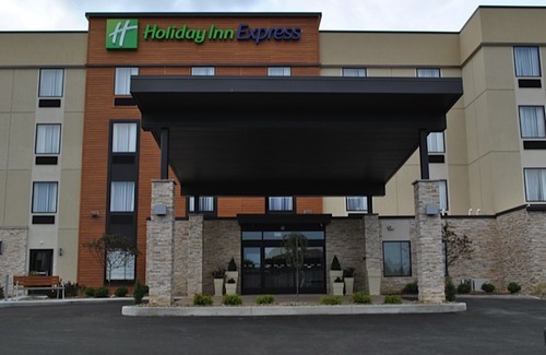 Salem Hotel | Holiday Inn Express Salem, an Ihg Hotel
