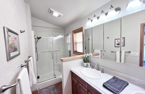 Salmon House | Mountain getaway on a private culdesac, 360 views out large windows.