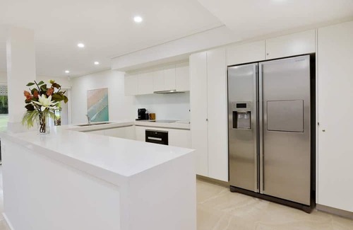 Port Douglas House | Fairway Vistas A Group Escape at Mirage Resort