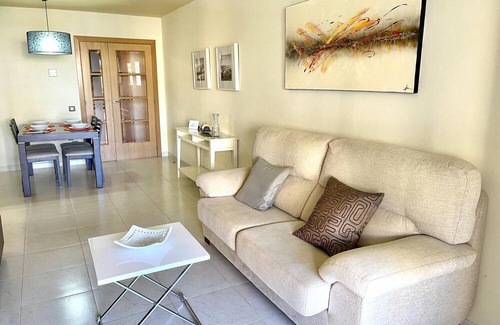 La Pineda Apartment | MALDIVAS III NEXT TO THE BEACH WITH SWIMMING POOL AND HEATED