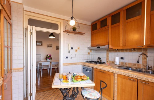 Naples City Centre Apartment | Delightful apartment in the heart of Naples overlooking the Vesuvius