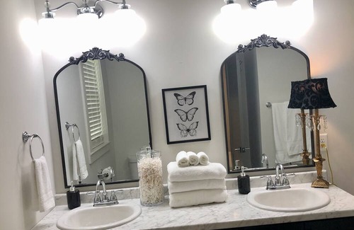 Fort Payne House | Beautiful Updated Home, Within a Few Minutes Of Historical Downtown Fort Payne!