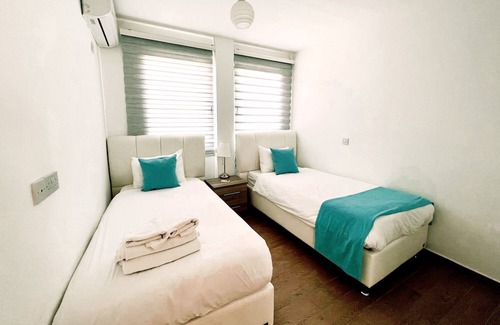 Zeytinlik Apartment | Flat w View, Pool, Balcony Near Beach in Kyrenia