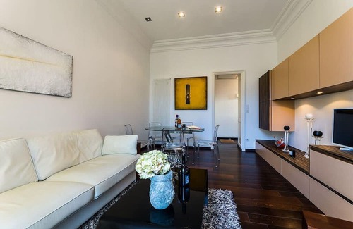 Behobie Apartment | LIGHTHOUSE . KEYWEEK. Apartment Biarritz