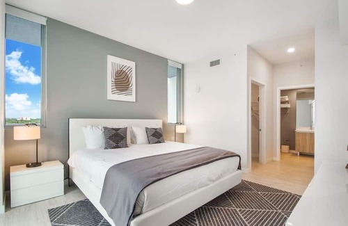 Northeast Miami Condo | Brandnew unit Miami Design District pool & parking