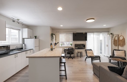 Squamish Cottage | The Cozy Nest: A Home Away From Home