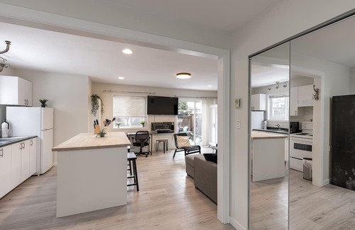 Squamish Cottage | The Cozy Nest: A Home Away From Home