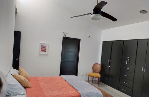 La Paz House | Spacious House with Private Pool