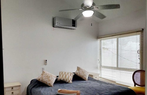 La Paz House | Spacious House with Private Pool