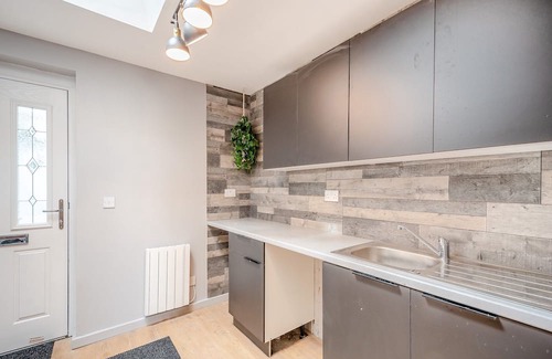 Dunure Cottage | The Harbour Nook is a gorgeous ground floor, coastal apartment situated at the harbour’s edge with l