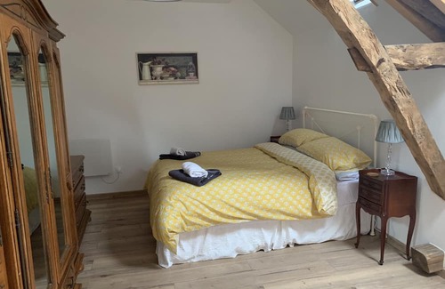 Badecon-le-Pin House | The Petite Barn, 5 minutes from Gargilesse, 15 minutes to A20.