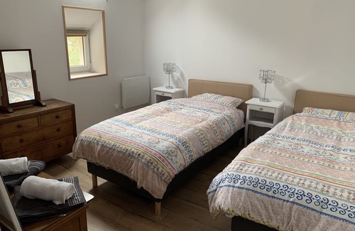Badecon-le-Pin House | The Petite Barn, 5 minutes from Gargilesse, 15 minutes to A20.