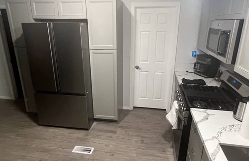 Holiday Shores House | Newly remodeled home by the river with w/ additional studio, 3 mi from Casinos!