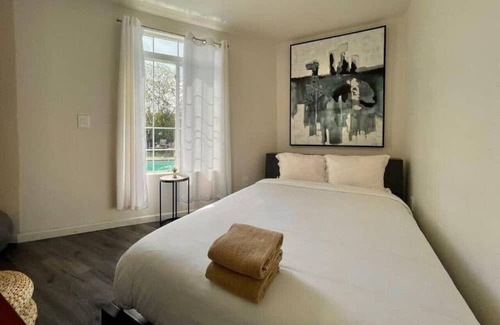 Ladera Heights House | Modern House by the pool - MK4-WIN