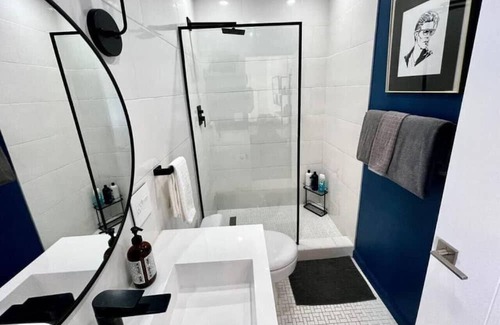 Ladera Heights House | Modern House by the pool - MK4-WIN