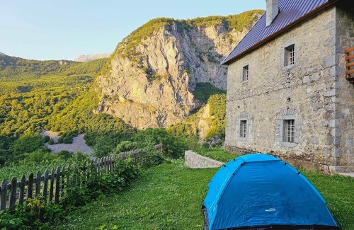 Curraj I Eperm House | 5 Minutes from the Center/best View/bio Food, Calmly!