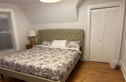 Downtown Niagara Falls House | Spacious House Close to Downtown