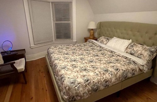Downtown Niagara Falls House | Spacious House Close to Downtown