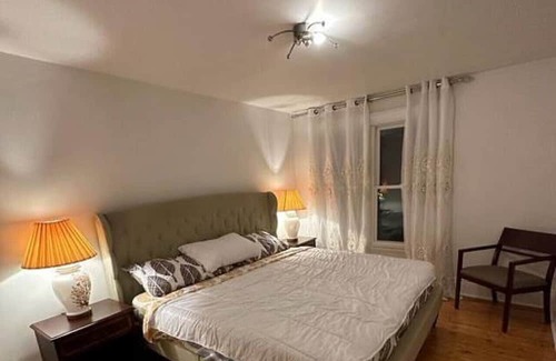 Downtown Niagara Falls House | Spacious House Close to Downtown