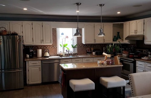 Keswick House | Large bungalow minutes to lake Simcoe with all the amenities you could ask for!