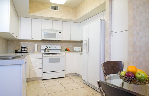 Sunny Isles Beach Condo | 2 Bedroom 2 Bath Oceanfront Condominium on Sunny Isles Beach with Beachside Pool