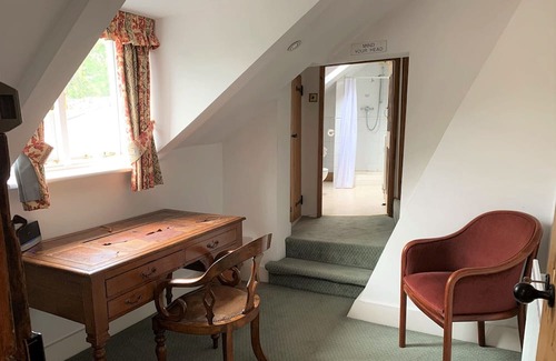 Shepperton House | 3 bedroomed property ideally located close to London and top tourist attractions